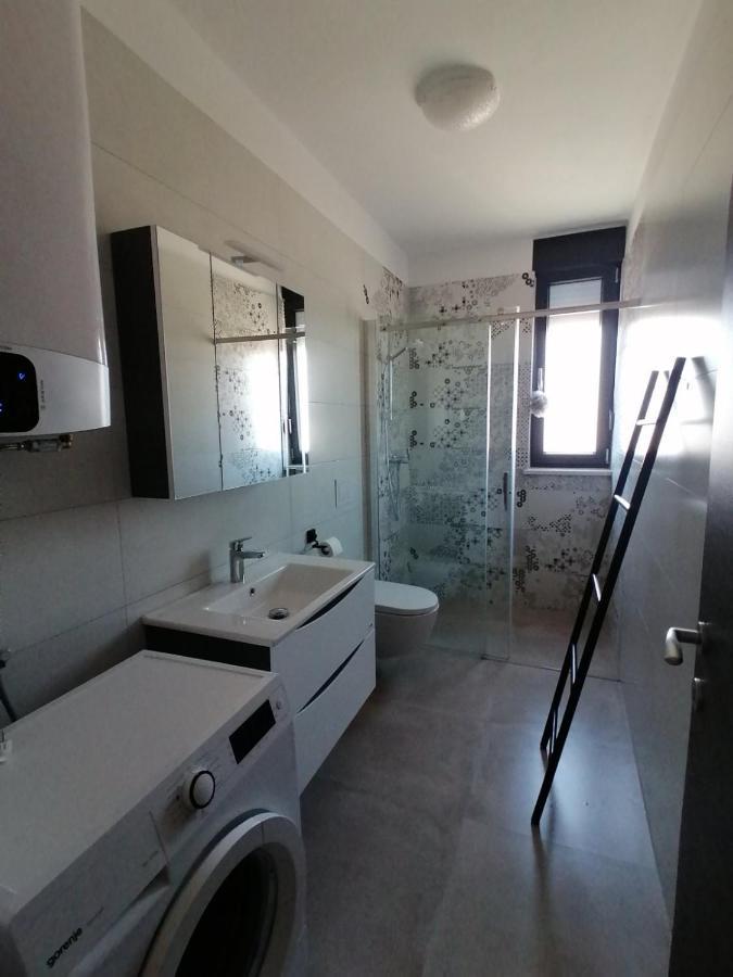 Enjoy Pula - New Apt With Terrace And Free Parking Garage Extérieur photo