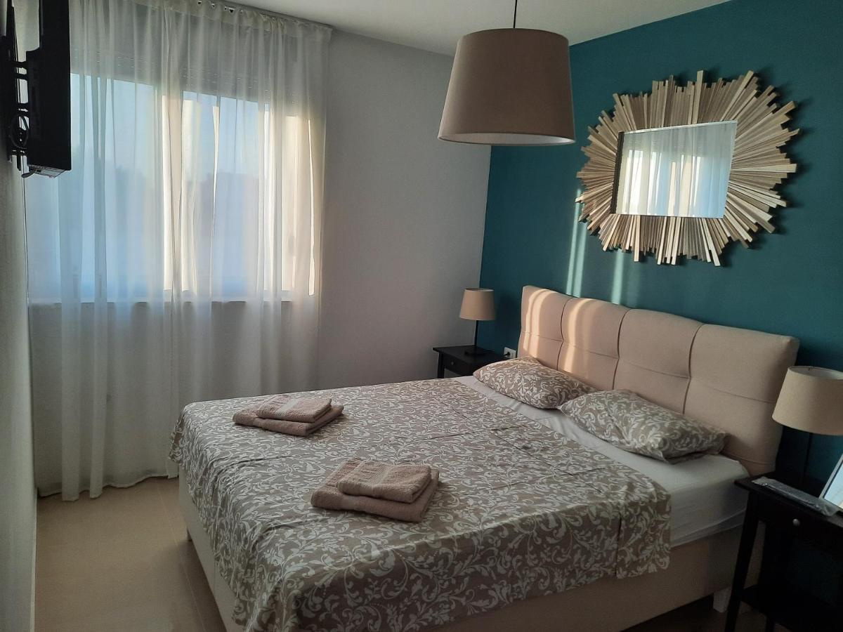 Enjoy Pula - New Apt With Terrace And Free Parking Garage Extérieur photo